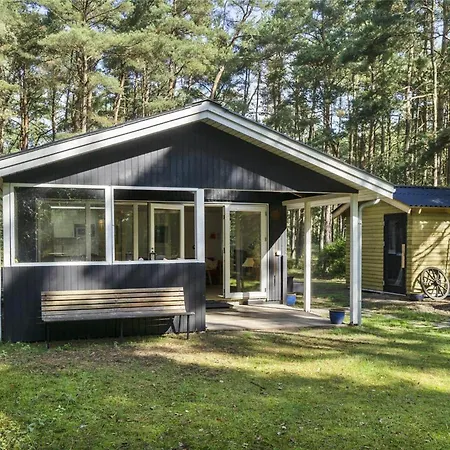 1462-aakirkeby-fyrreskoven-40 Semesterbostad Vester Somarken