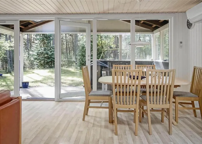 1462-aakirkeby-fyrreskoven-40